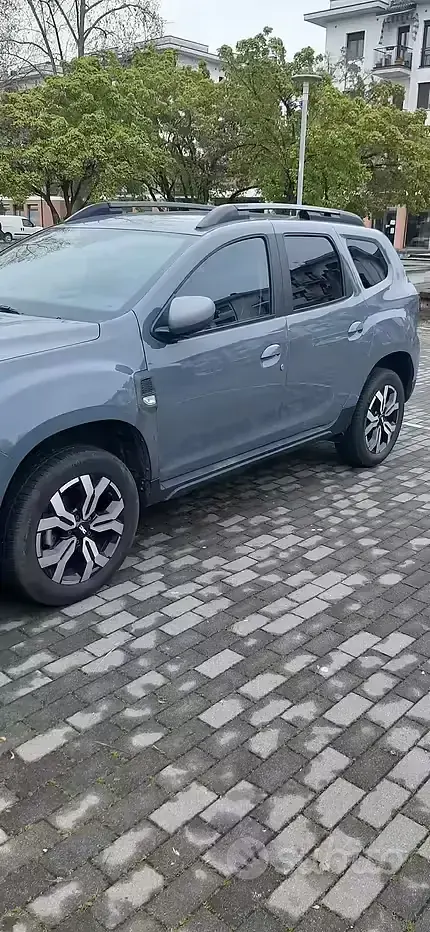 Usata Dacia Duster Journey 101 CV (74 kW) 2023 Grigio SUV