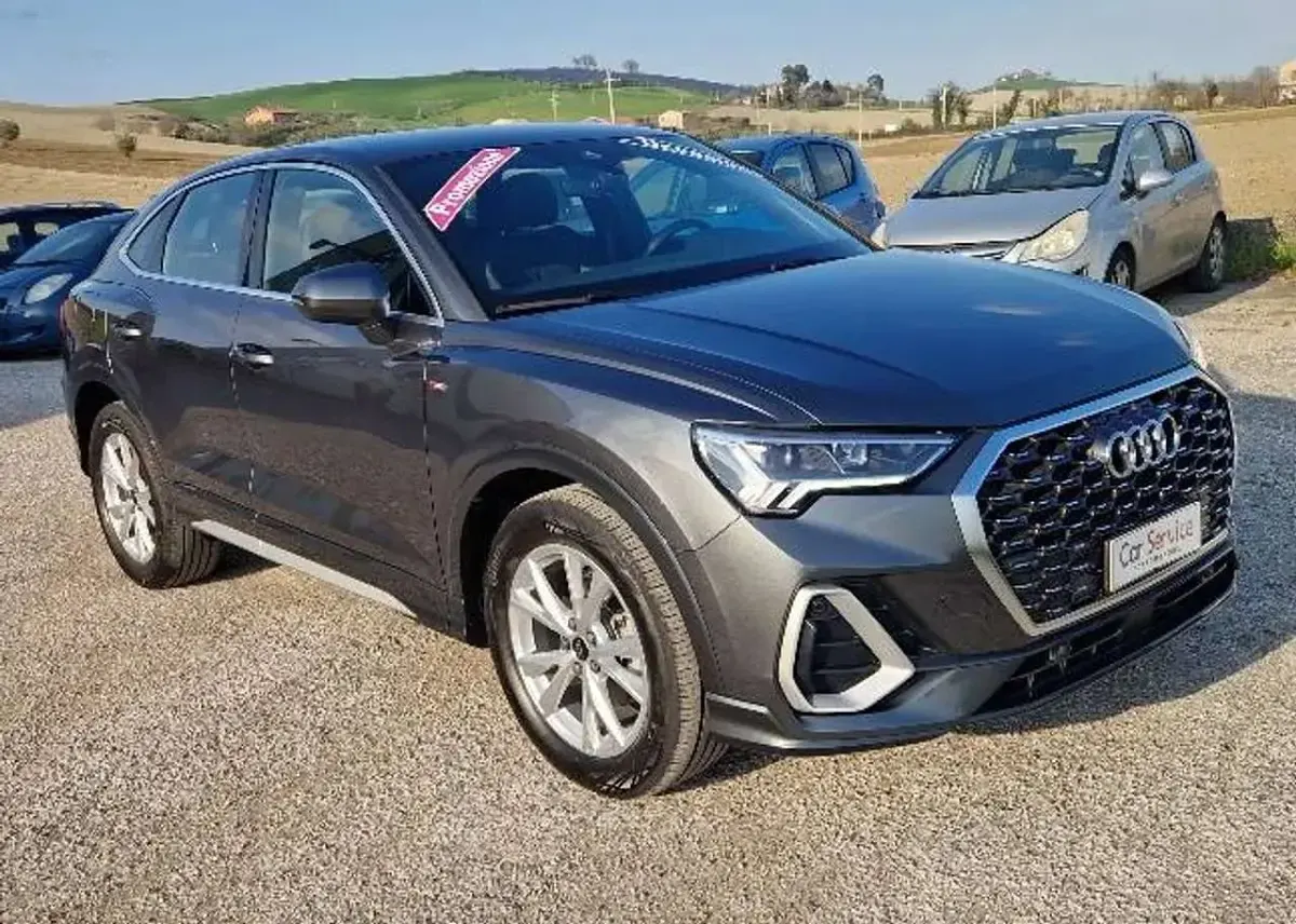 Usata Audi Q3 Sportback S-Line 150 CV (110 kW) 2024 Grigio SUV
