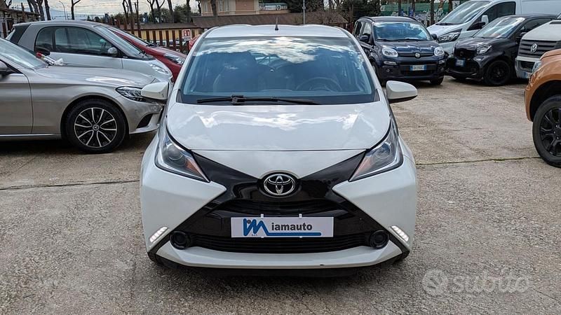 Usata Toyota Aygo 69 CV (50 kW) 2017 Bianco Utilitaria