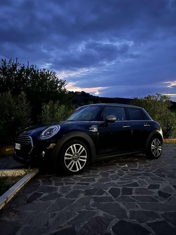 Usata Mini Cooper D Seven 116 CV (85 kW) 2017 Utilitaria