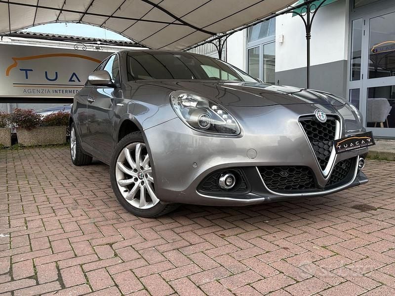 Usata Alfa Romeo Giulietta Super 120 CV (88 kW) 2019 Grigio Utilitaria