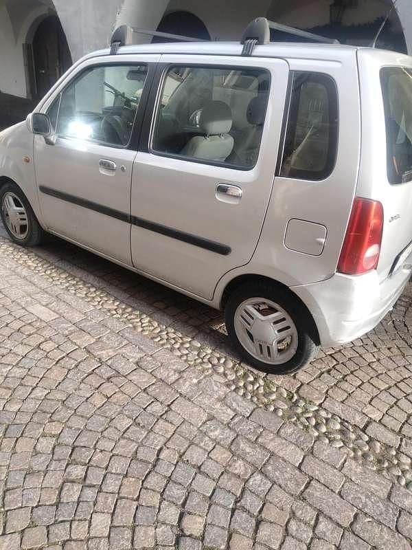 Usata Opel Agila Color Edition 75 CV (55 kW) 2002 Grigio Monovolume