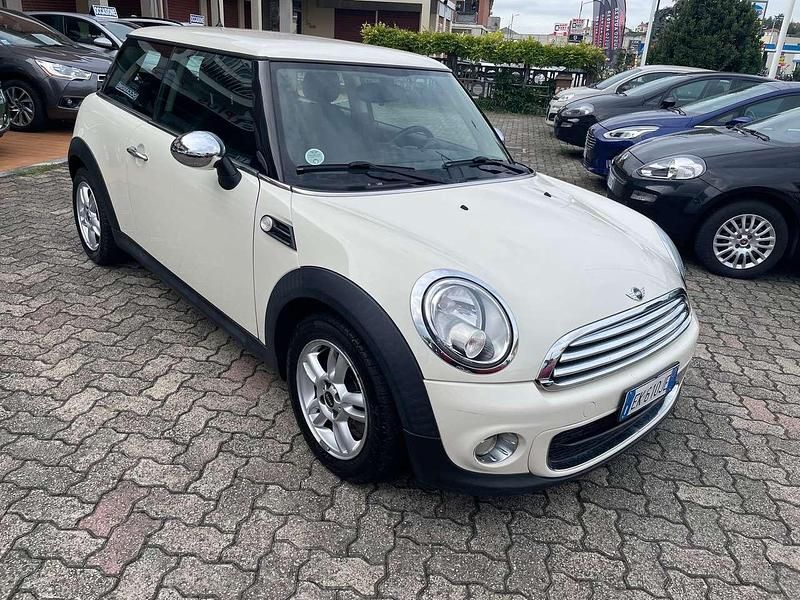 Usata Mini One D 90 CV (66 kW) 2012 Beige Utilitaria