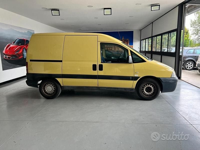 Usata Fiat Scudo 94 CV (69 kW) 2006 Giallo Furgone