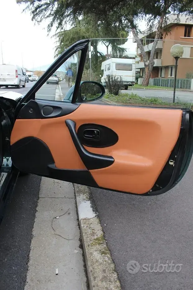 Usata Mazda MX5 90 CV (66 kW) 1999 Verde Cabrio