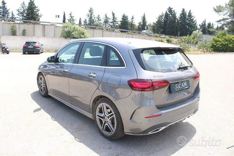 Usata Mercedes B180 AMG Line Premium 116 CV (85 kW) 2024 Grigio Monovolume
