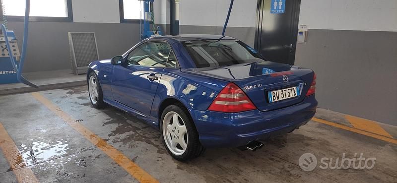 Usata Mercedes SLK230 1997 Blu Cabrio