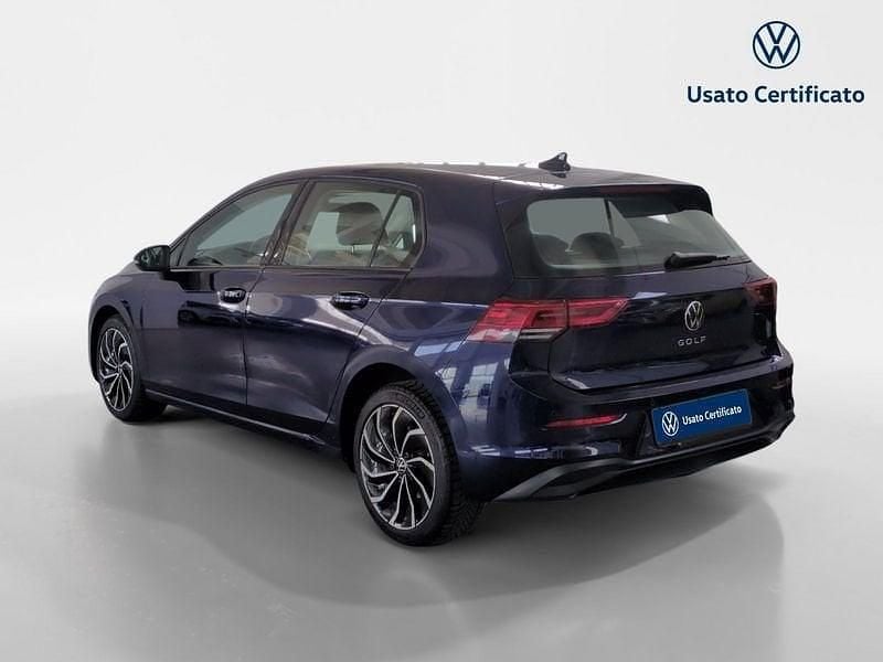 Usata VW Golf VIII Life 116 CV (85 kW) 2021 Utilitaria