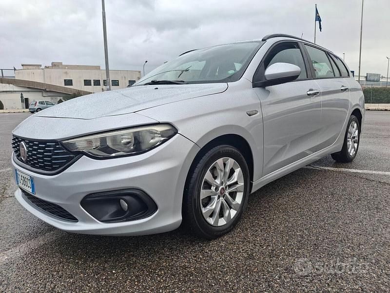 Usata Fiat Tipo Lounge 120 CV (88 kW) 2017 Grigio Station wagon