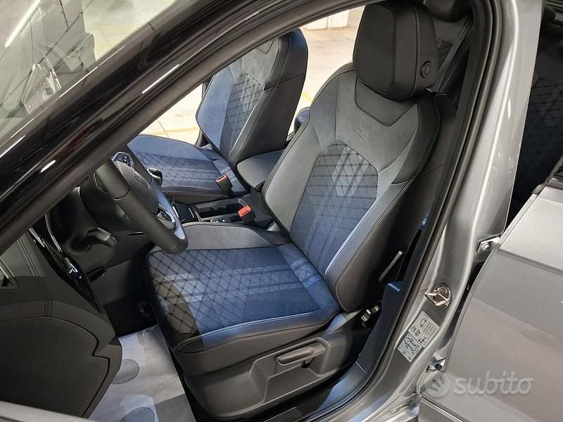 Nuova VW T-Roc R-line Plus 116 CV (85 kW) 2025 Grigio SUV