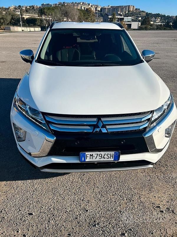 Usata Mitsubishi Eclipse Cross Instyle 163 CV (119 kW) 2020 Bianco SUV