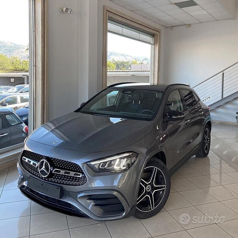 Usata Mercedes GLA200 AMG Line Premium 150 CV (110 kW) 2024 Gray SUV