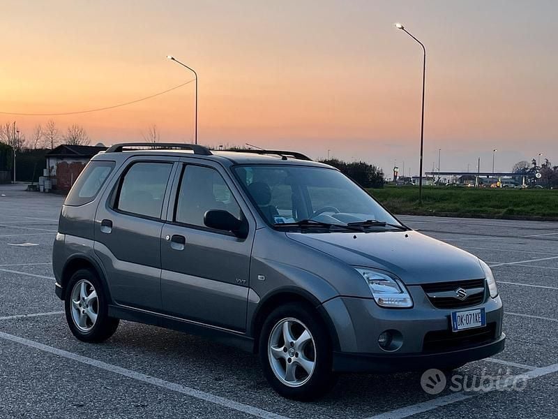 Usata Suzuki Ignis GL 99 CV (72 kW) 2008 Grigio Utilitaria