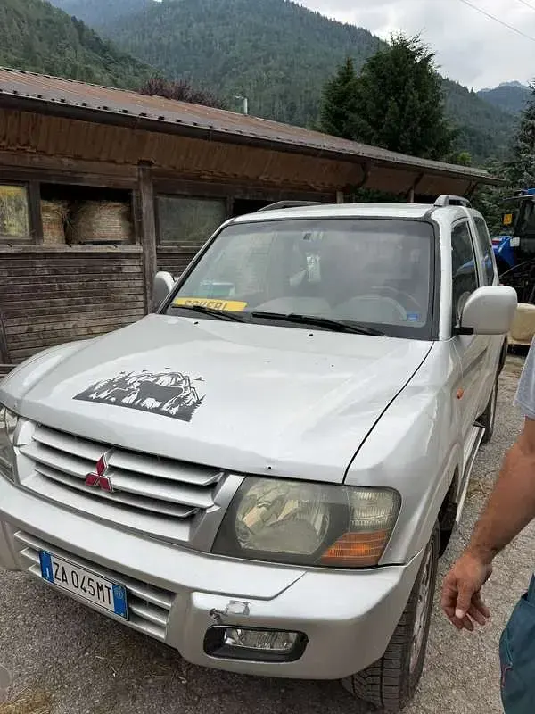 Usata Mitsubishi Pajero Instyle 116 CV (85 kW) 2004 Argento SUV