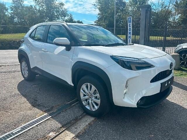 Usata Toyota Yaris Cross Active 116 CV (85 kW) 2024 Bianco SUV