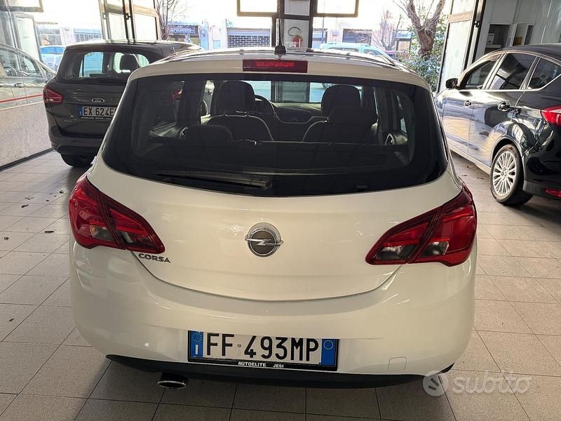 Usata Opel Corsa 90 CV (66 kW) 2017 Bianco Berlina