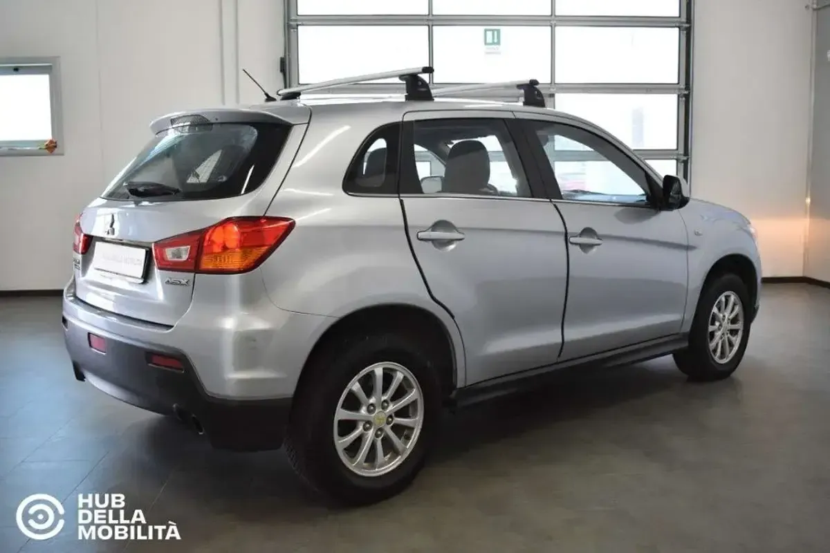 Usata Mitsubishi ASX Inform 150 CV (110 kW) 2010 Argento SUV