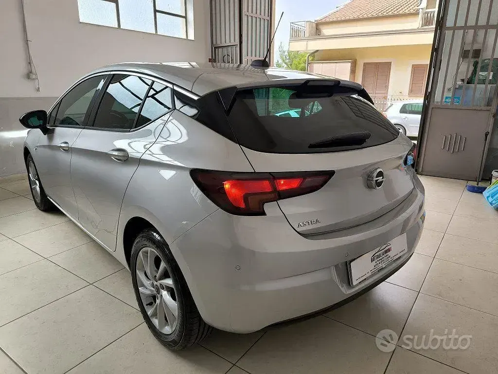 Usata Opel Astra Business Elegance 122 CV (89 kW) 2021 Grigio Berlina