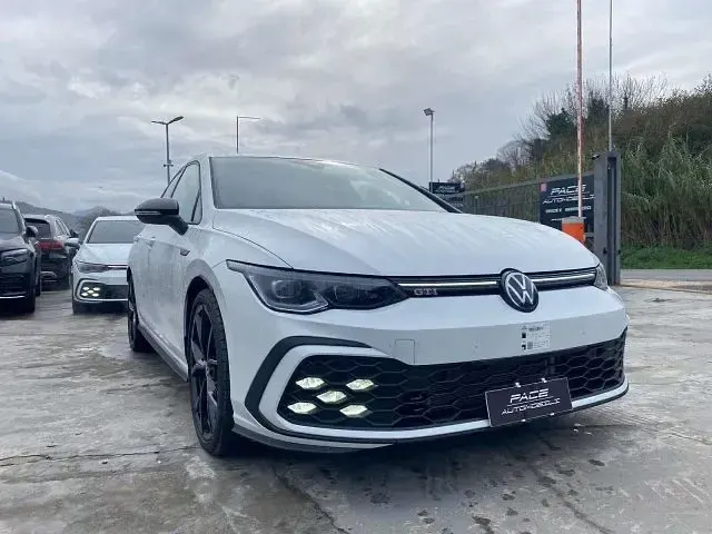 Gebraucht VW Golf VIII GTI 245 PS (180 kW) 2024 Weiß