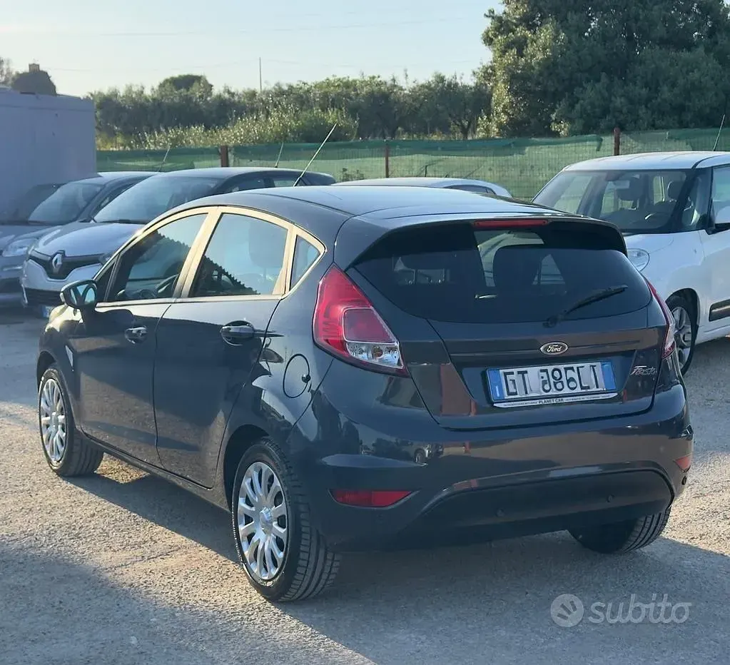 Usata Ford Fiesta 60 CV (44 kW) 2015 Blu Utilitaria