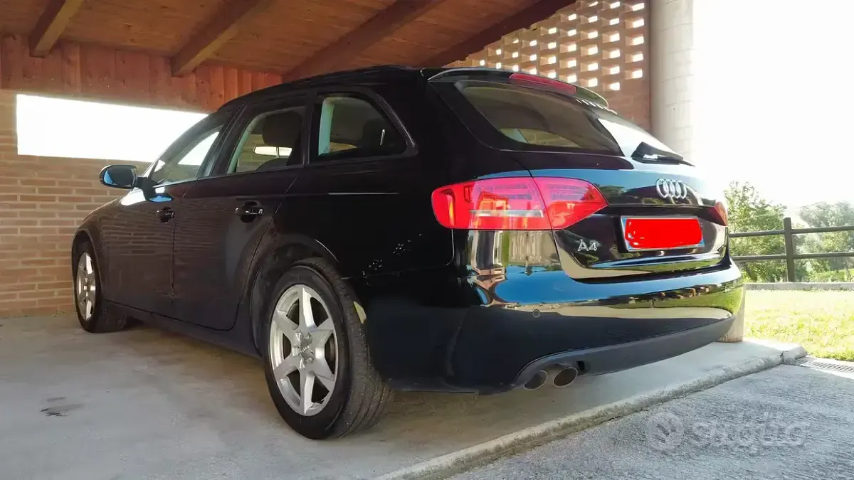 Usata Audi A4 143 CV (105 kW) 2011 Nero Station wagon