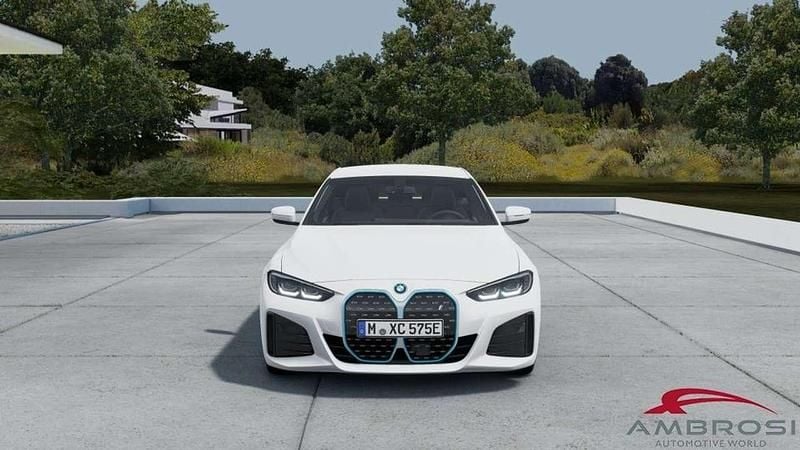 Nuova BMW i4 M Sport 250 kW (340 CV) 2025 Bianco Berlina
