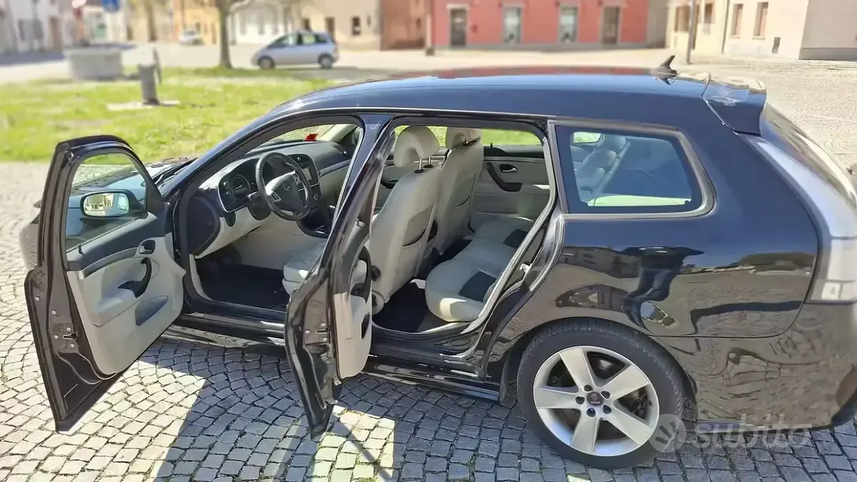 Usata Saab 9-3 Vector 150 CV (110 kW) 2007 Nero Station wagon
