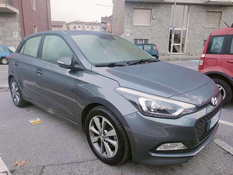 Usata Hyundai i20 90 CV (66 kW) 2016 Grigio Utilitaria