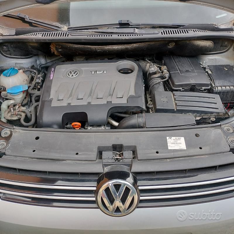 Usata VW Touran 105 CV (77 kW) 2013 Grigio Monovolume