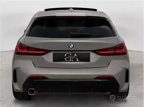 Usata BMW 118 M Sport 136 CV (100 kW) 2024 Grey metallic Berlina