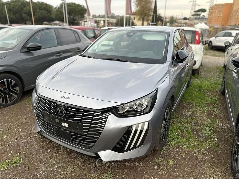 Usata Peugeot 208 Allure 101 CV (74 kW) 2024 Grigio Utilitaria