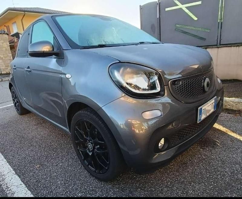 Usata Smart ForFour Prime 90 CV (66 kW) 2017 Utilitaria
