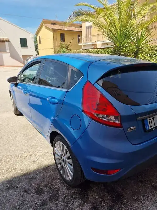 Usata Ford Fiesta Titanium 68 CV (50 kW) 2009 Berlina