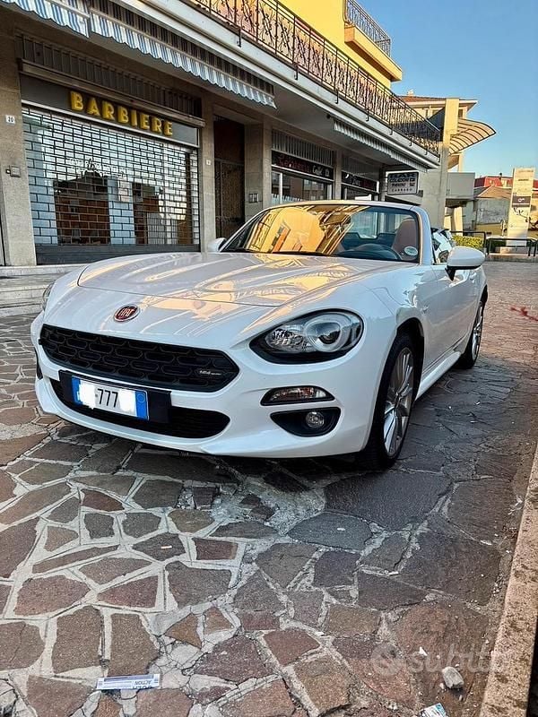 Usata Fiat 124 Spider Lusso 140 CV (102 kW) 2017 Bianco Cabrio