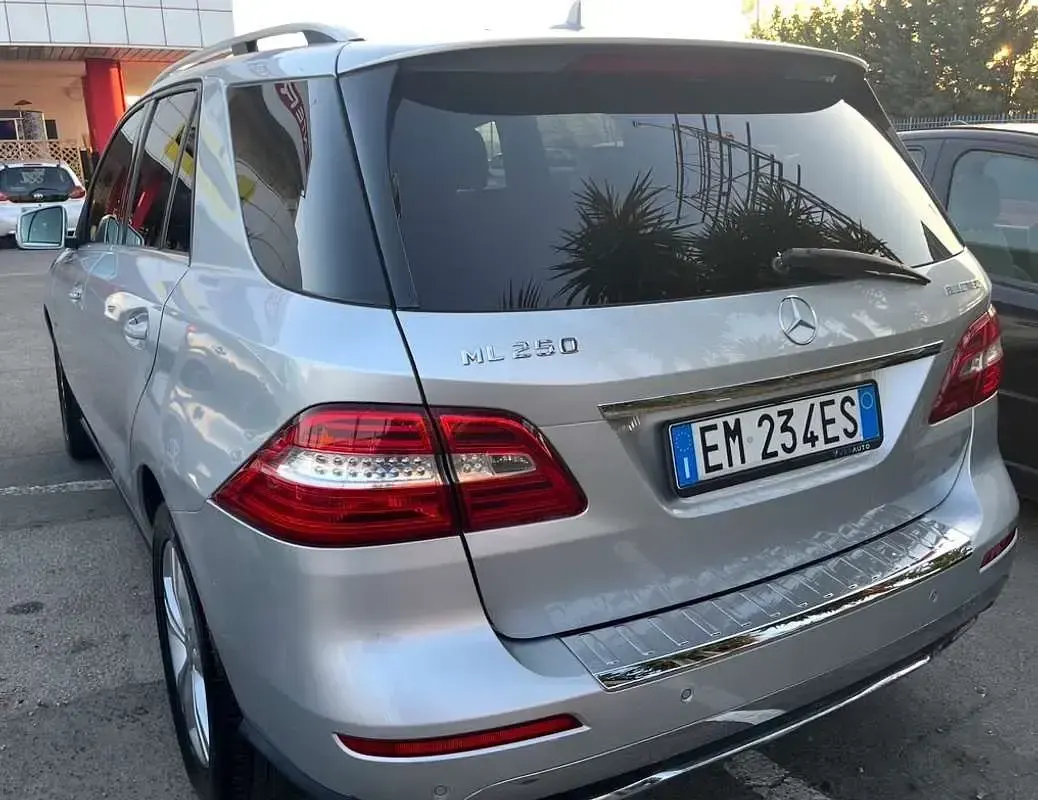 Usata Mercedes ML250 Premium 204 CV (150 kW) 2012 Grigio SUV