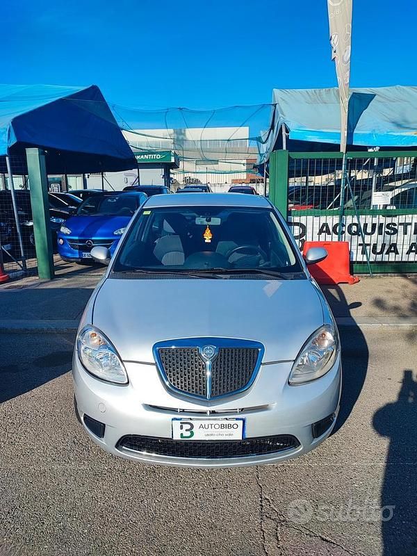 Usata Lancia Ypsilon 60 CV (44 kW) 2008 Grigio Utilitaria