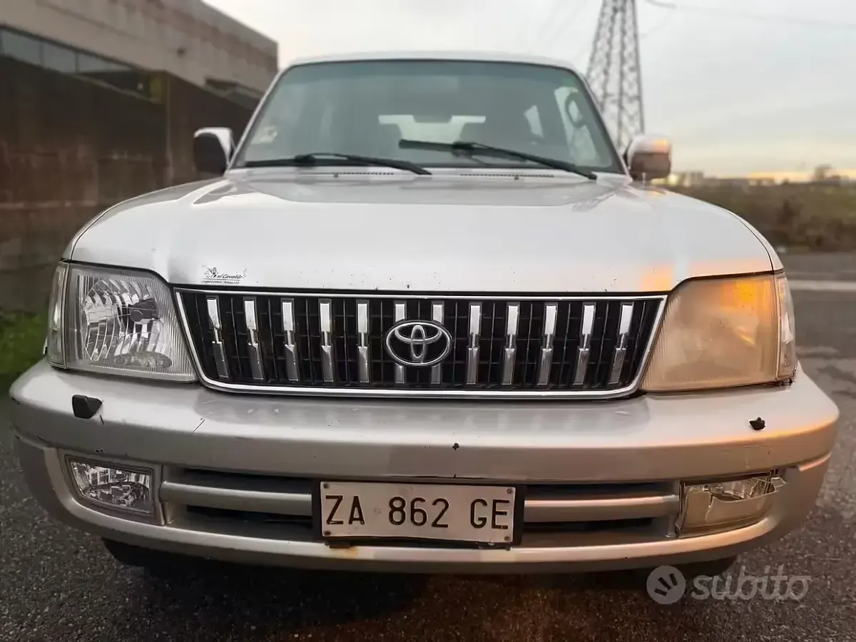 Usata Toyota Land Cruiser 163 CV (119 kW) 2001 Grigio SUV