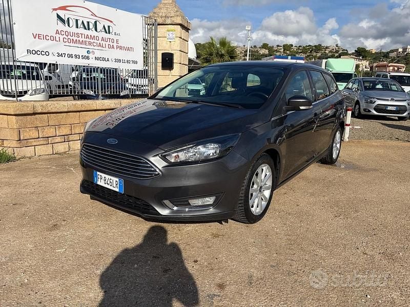 Usata Ford Focus Titanium 120 CV (88 kW) 2018 Grigio Station wagon