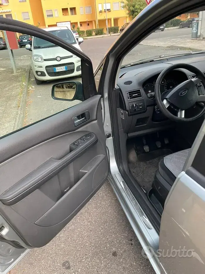 Usata Ford Focus 110 CV (80 kW) 2004 Grigio Monovolume