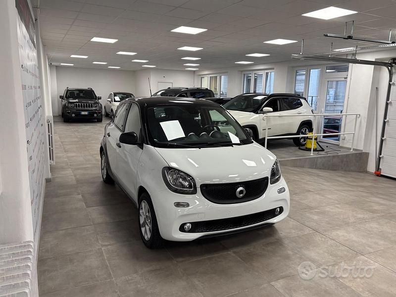 Usata Smart ForFour 71 CV (52 kW) 2018 Bianco Utilitaria