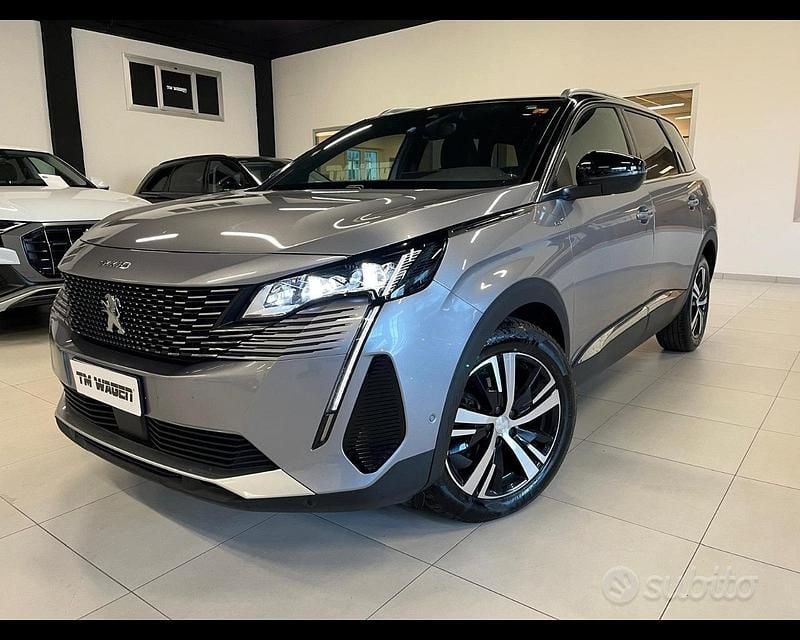 Usata Peugeot 5008 S 131 CV (96 kW) 2023 Grigio SUV