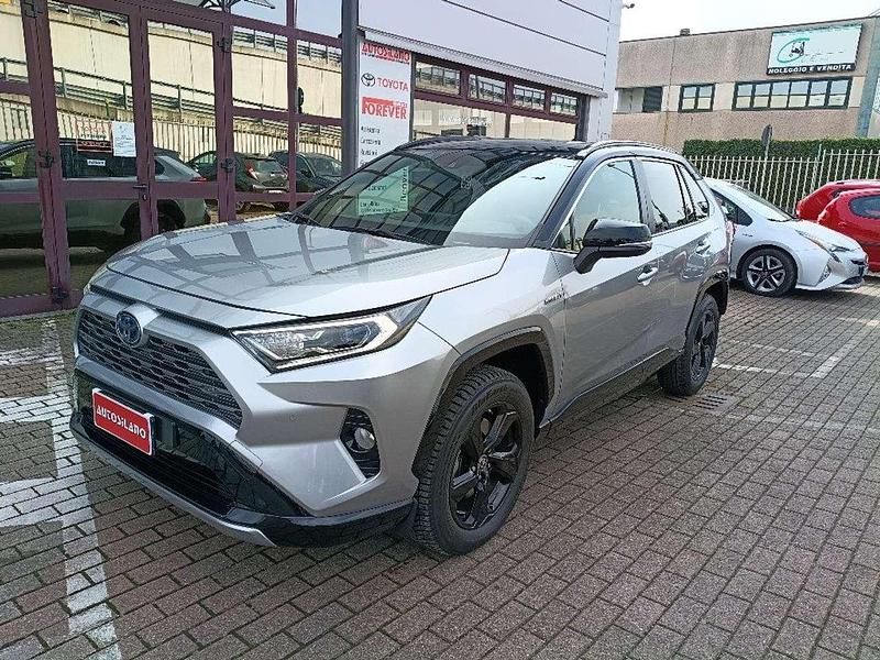 Usata Toyota RAV4 Hybrid Style 218 CV (160 kW) 2022 Argento SUV
