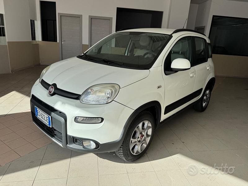 Usata Fiat Panda 4x4 S 75 CV (55 kW) 2013 Bianco Utilitaria