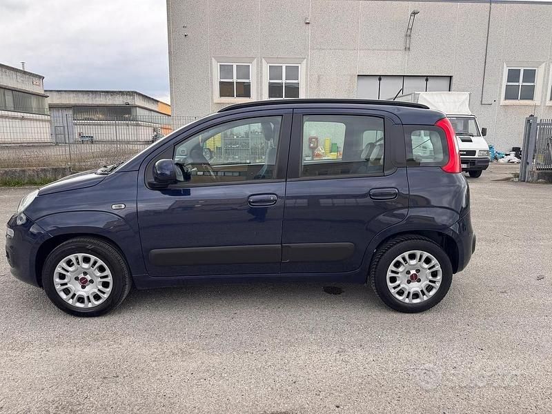 Usata Fiat Panda Lounge 69 CV (50 kW) 2013 Blu Utilitaria