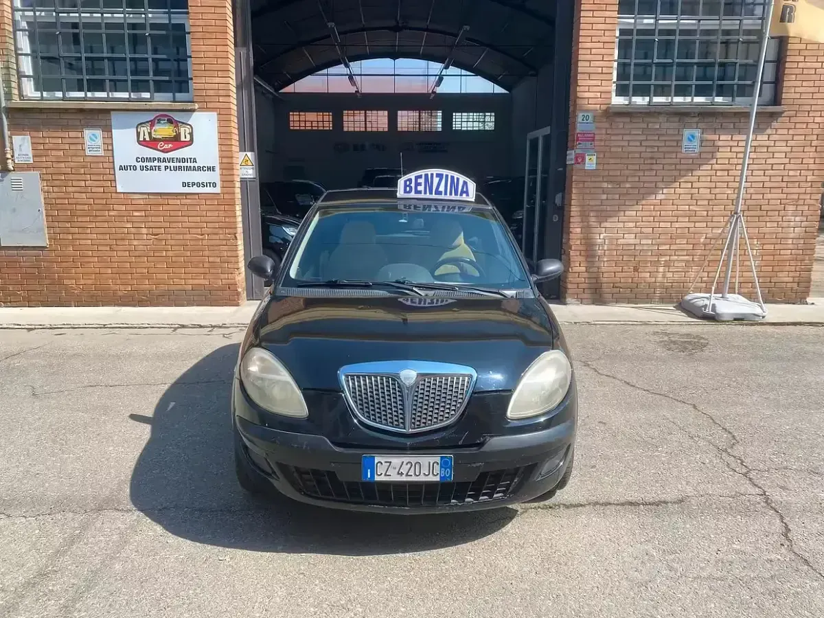 Usata Lancia Ypsilon 80 CV (58 kW) 2006 Nero Utilitaria