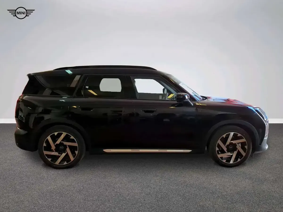 Usata Mini Countryman Favoured 225 kW (306 CV) 2026 Nero SUV