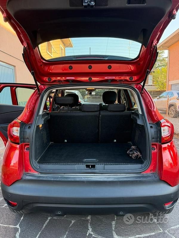 Usata Renault Captur Intens 90 CV (66 kW) 2016 Rosso SUV
