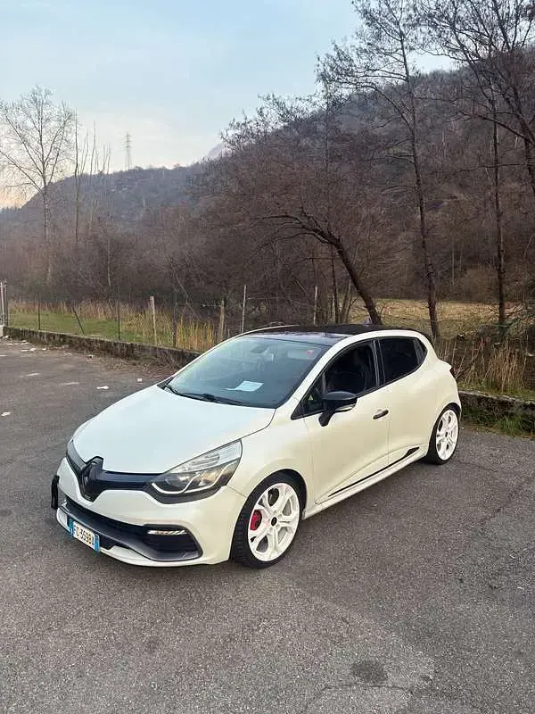 Usata Renault Clio IV Trophy 220 CV (161 kW) 2016 Bianco Berlina