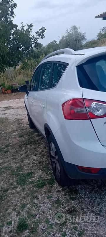 Usata Ford Kuga 136 CV (100 kW) 2010 Bianco SUV