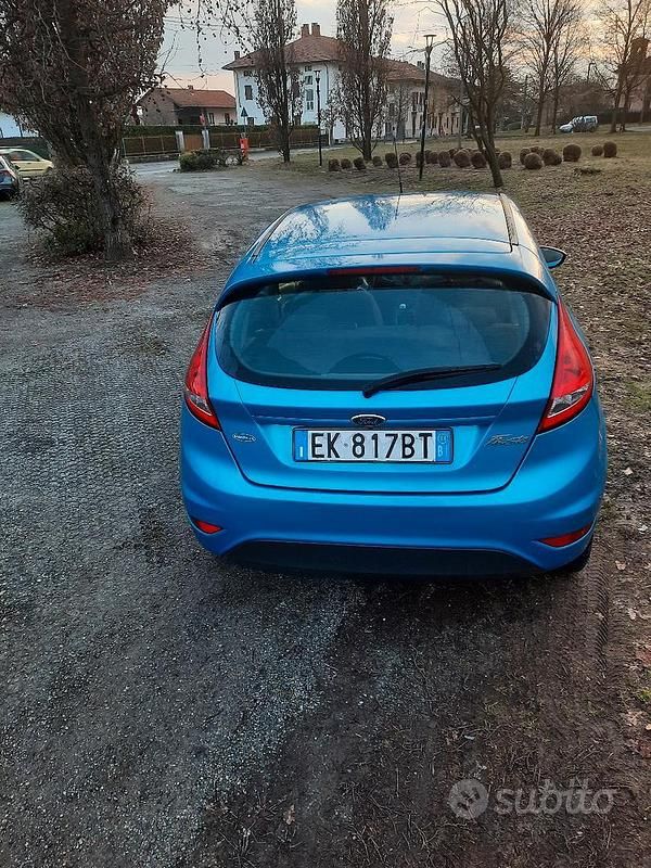 Usata Ford Fiesta Titanium 71 CV (52 kW) 2011 Blu/azzurro Utilitaria